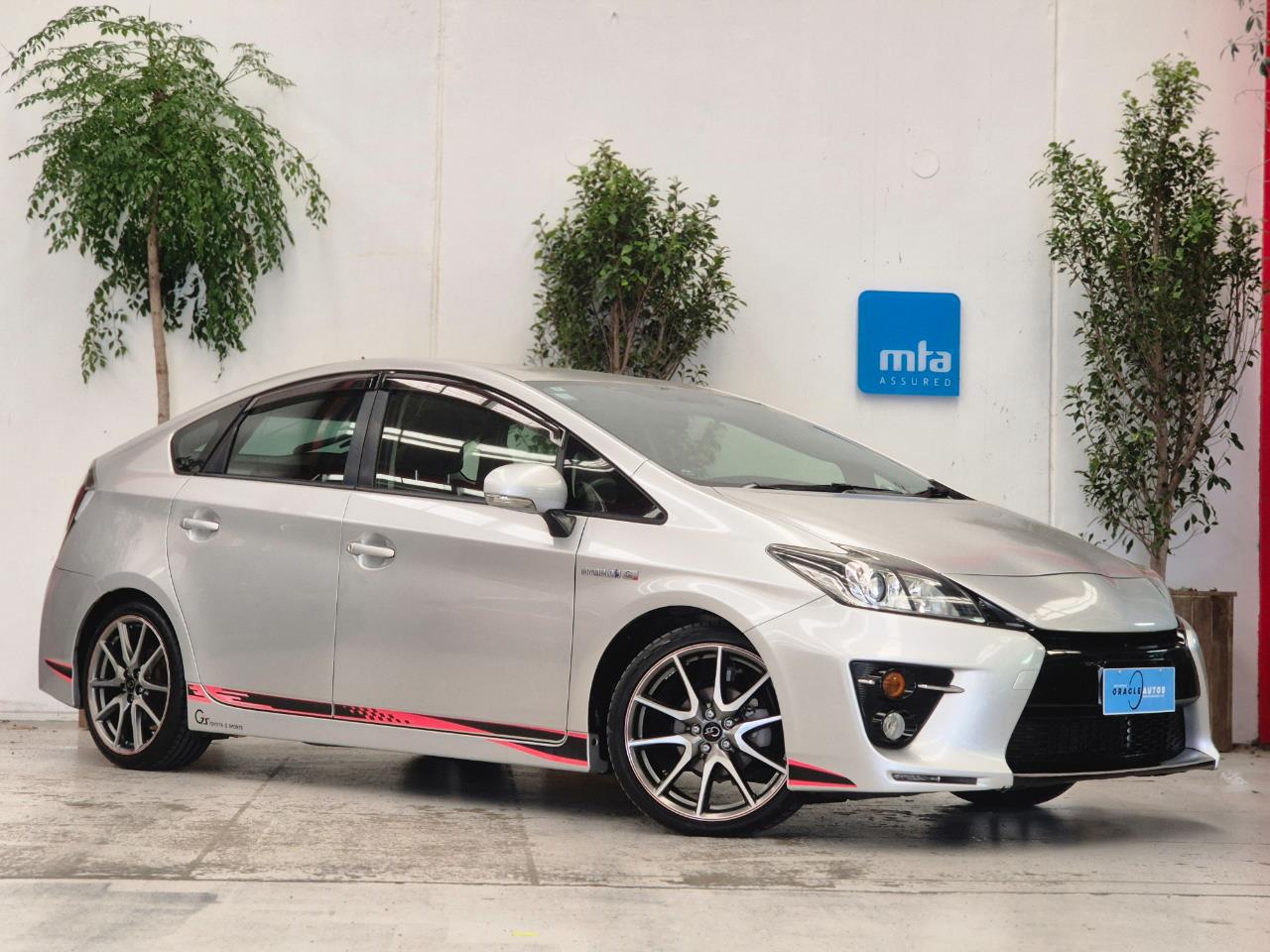 2012 Toyota Prius thumbnail