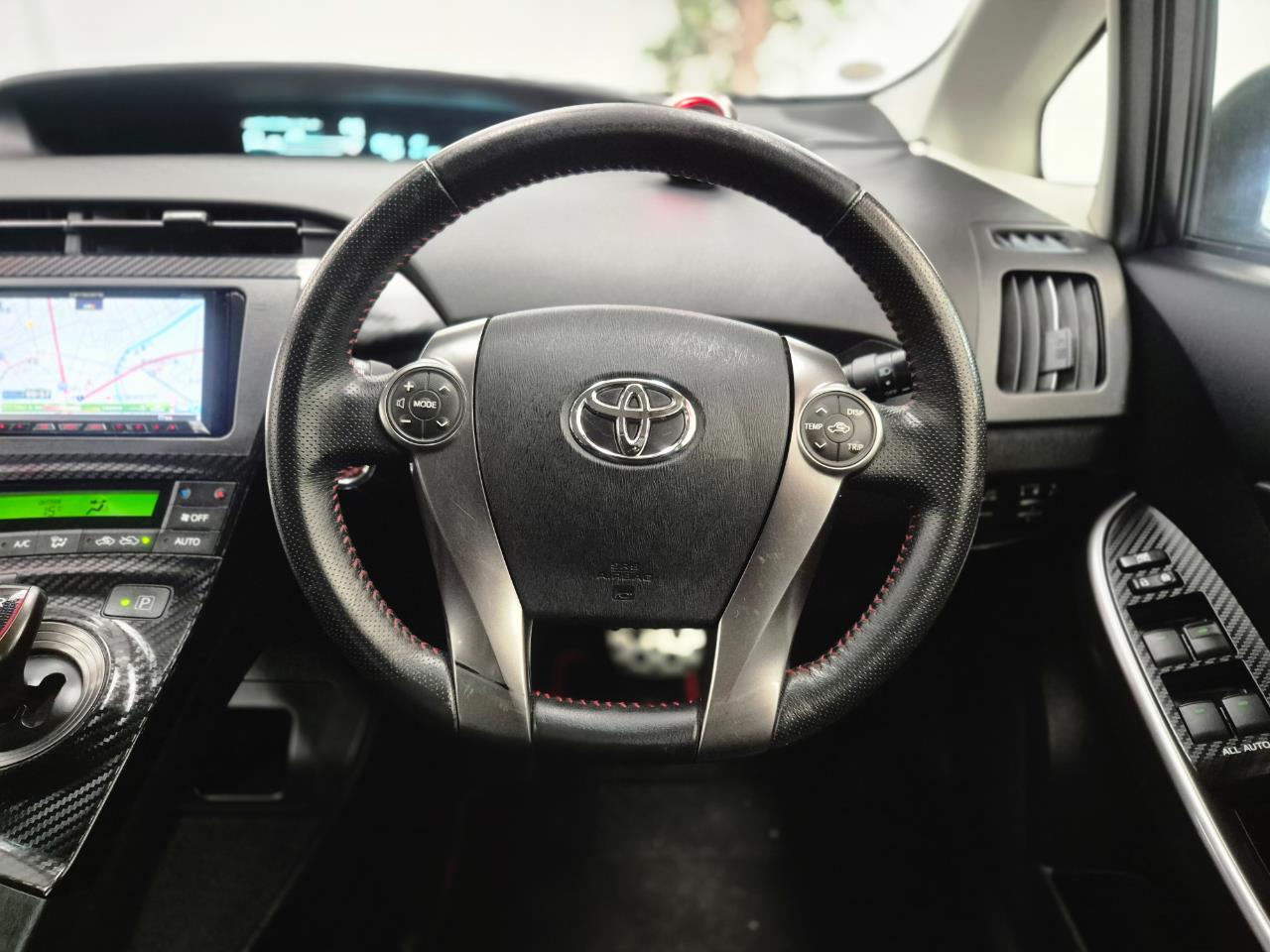 2012 Toyota Prius thumbnail