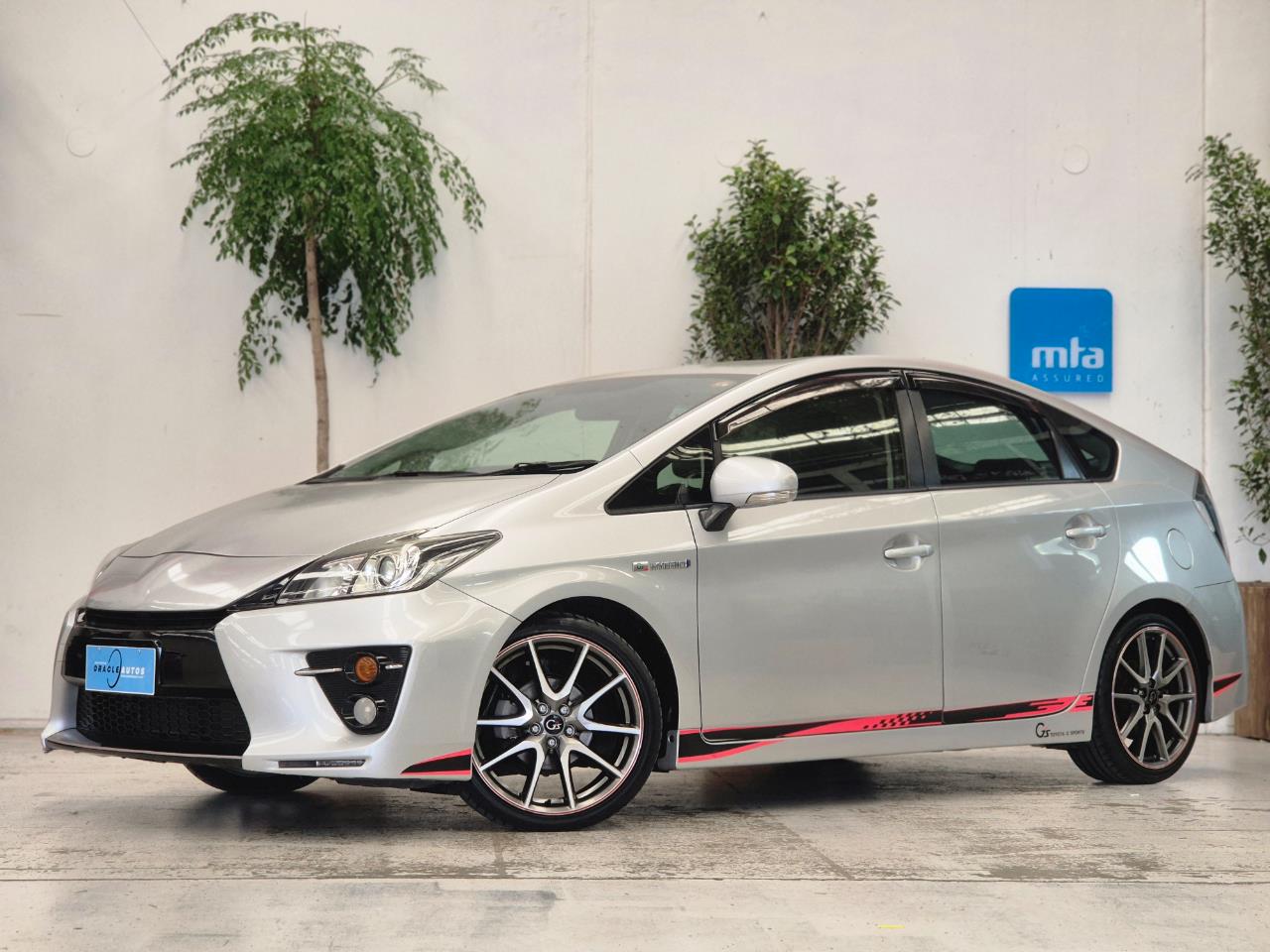2012 Toyota Prius thumbnail