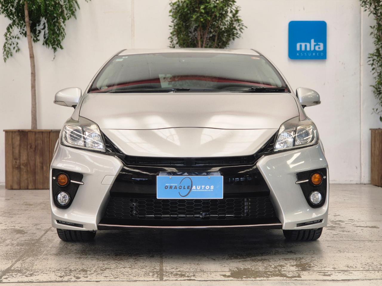 2012 Toyota Prius thumbnail
