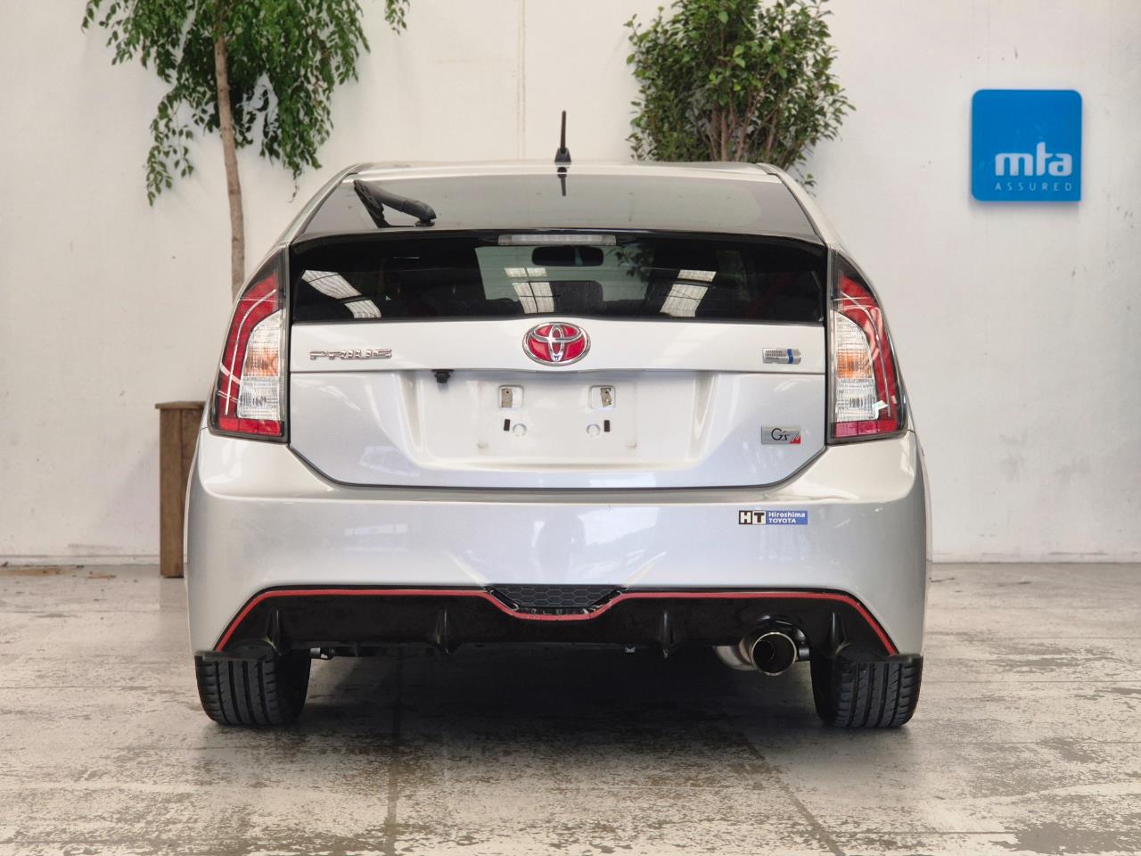 2012 Toyota Prius thumbnail