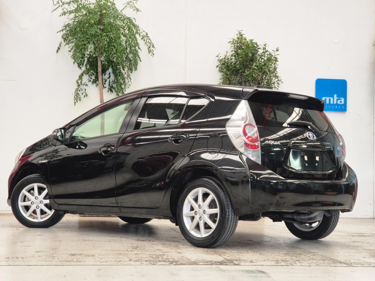2013 Toyota Aqua thumbnail