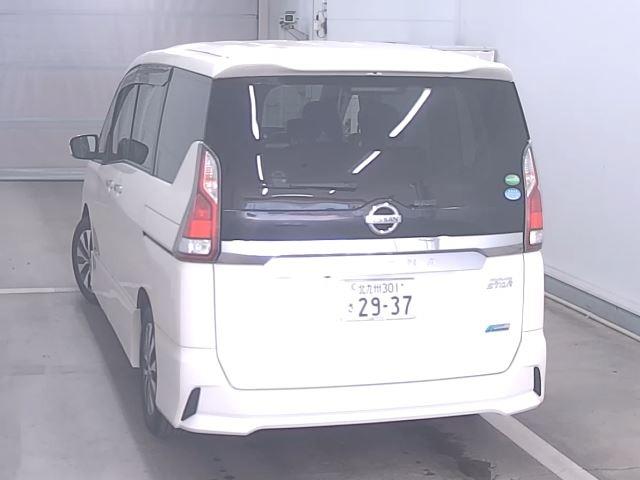 2017 Nissan Serena thumbnail