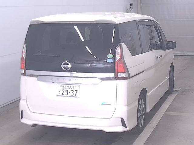 2017 Nissan Serena thumbnail