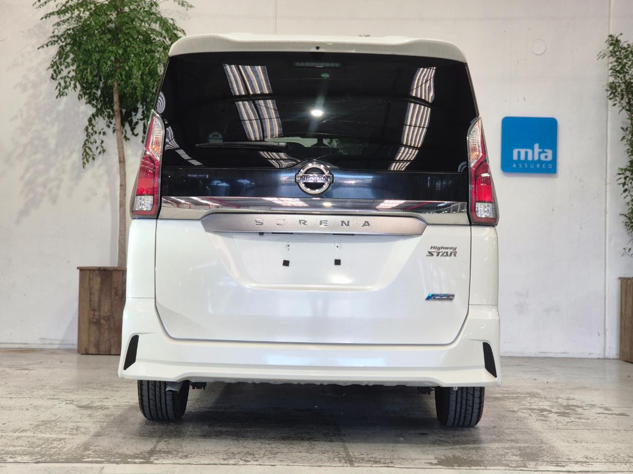2017 Nissan Serena thumbnail