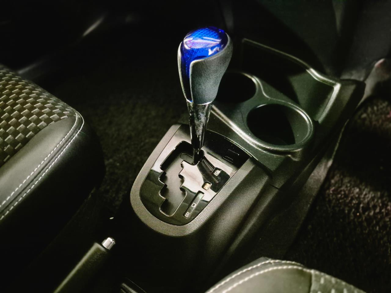 2014 Toyota Aqua thumbnail