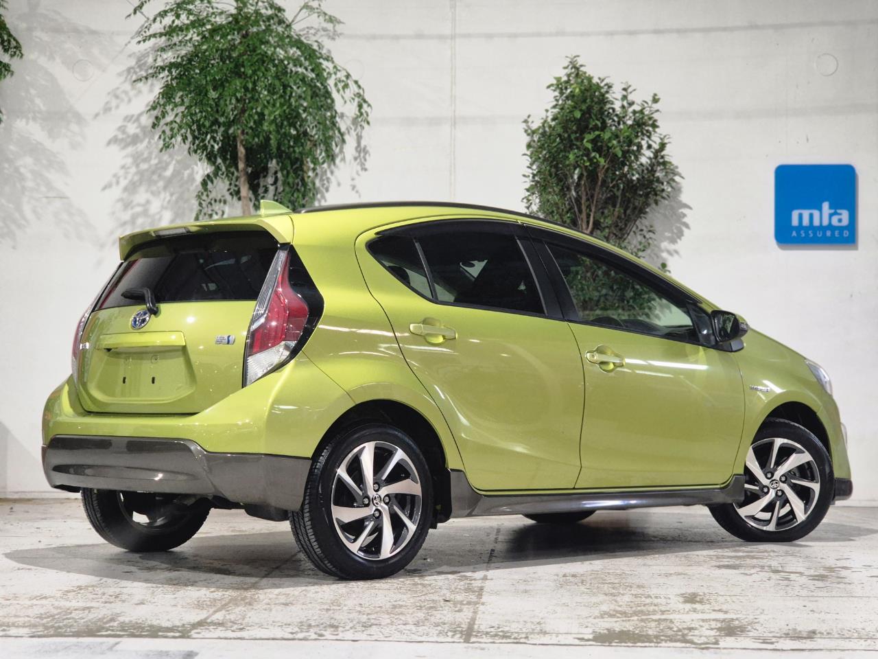 2014 Toyota Aqua thumbnail