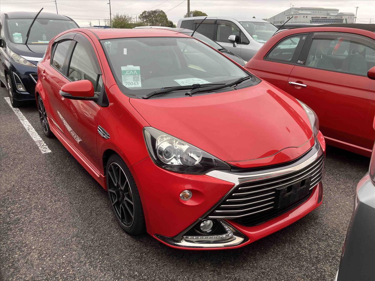 2014 Toyota Aqua thumbnail