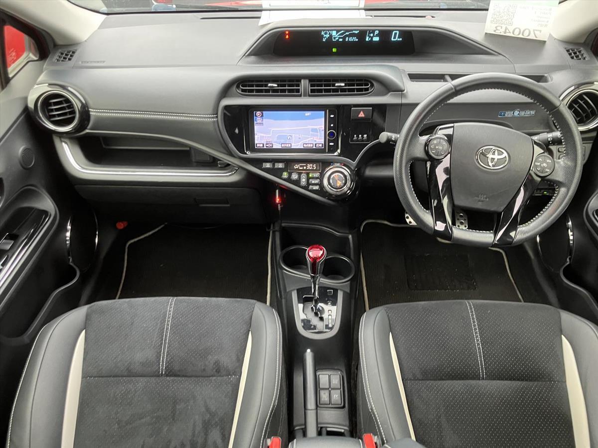 2014 Toyota Aqua thumbnail
