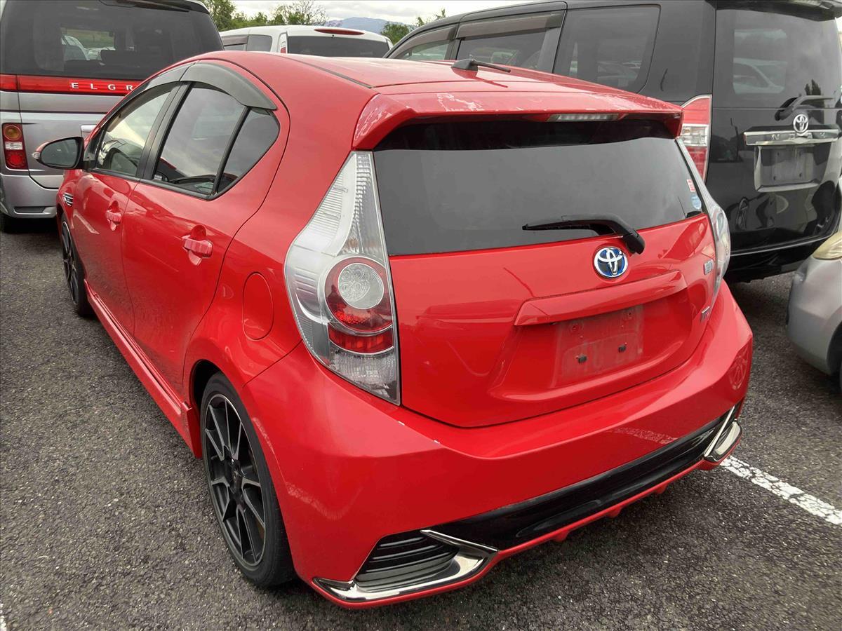 2014 Toyota Aqua thumbnail
