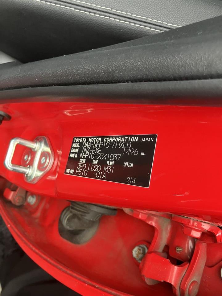 2014 Toyota Aqua thumbnail