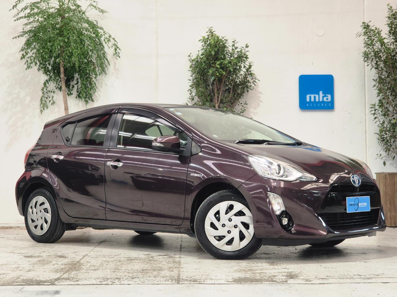 2017 Toyota Aqua thumbnail