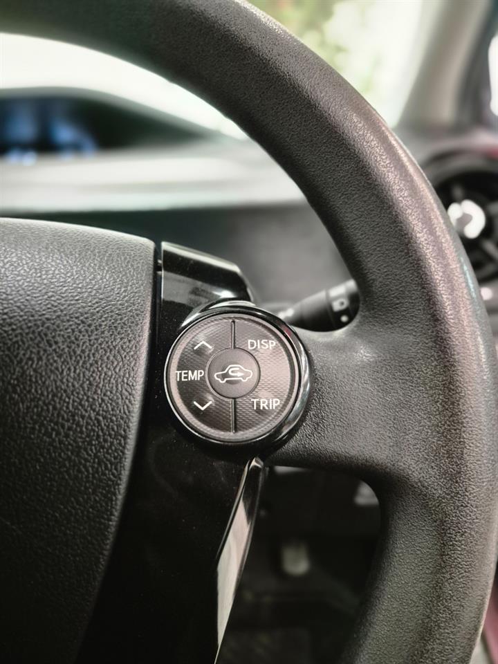 2017 Toyota Aqua thumbnail
