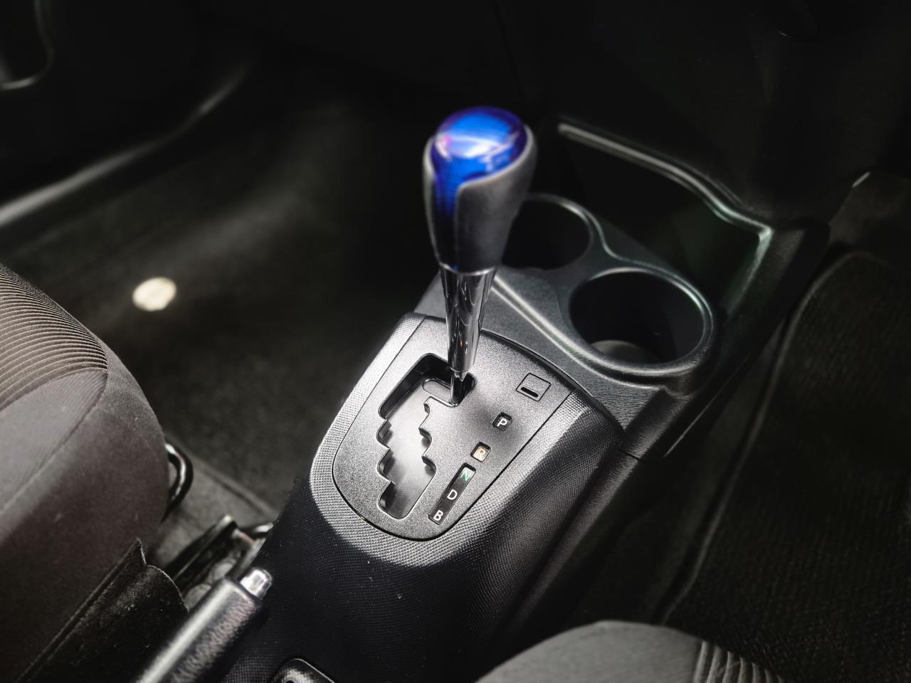 2017 Toyota Aqua thumbnail