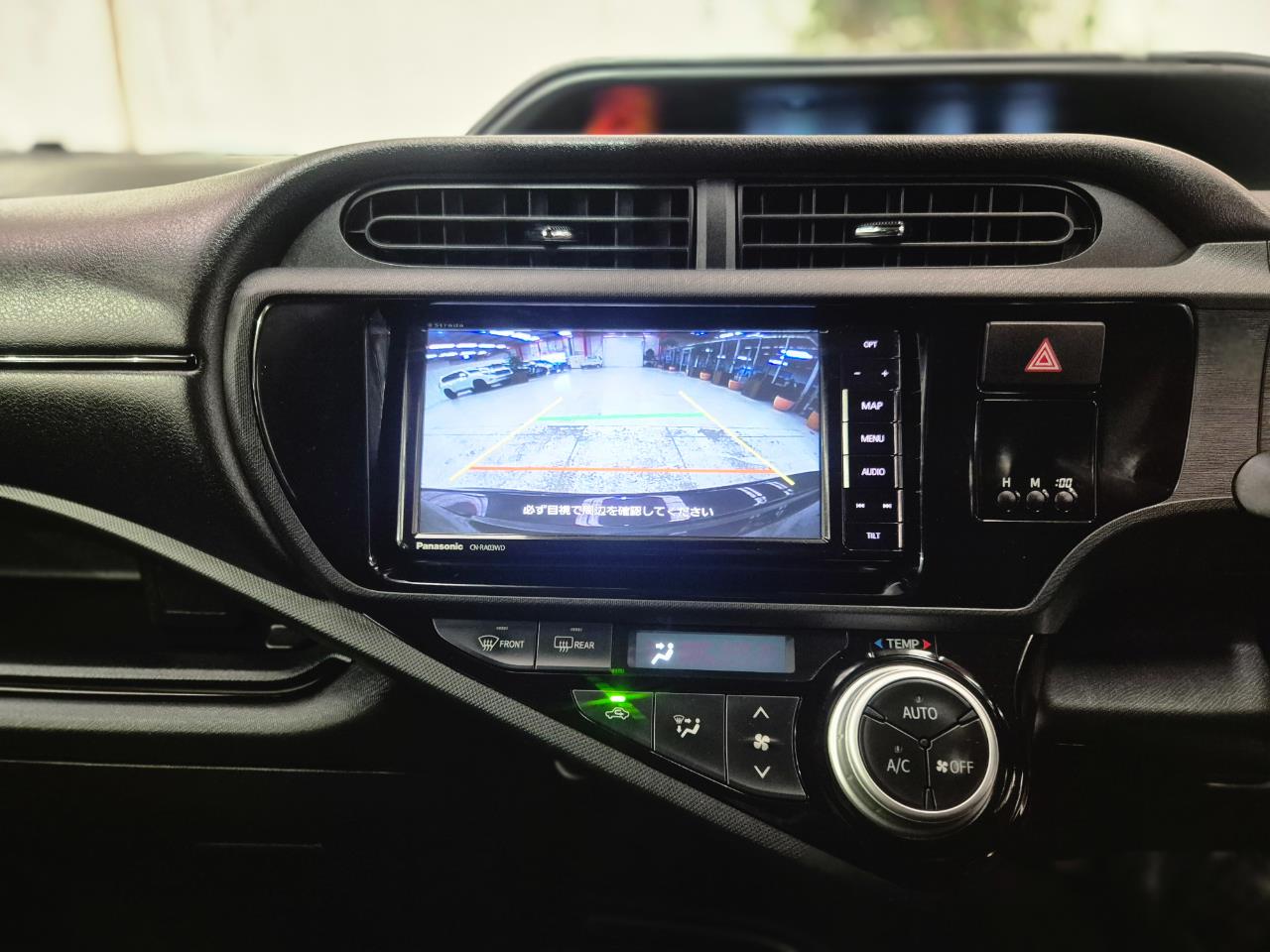 2017 Toyota Aqua thumbnail