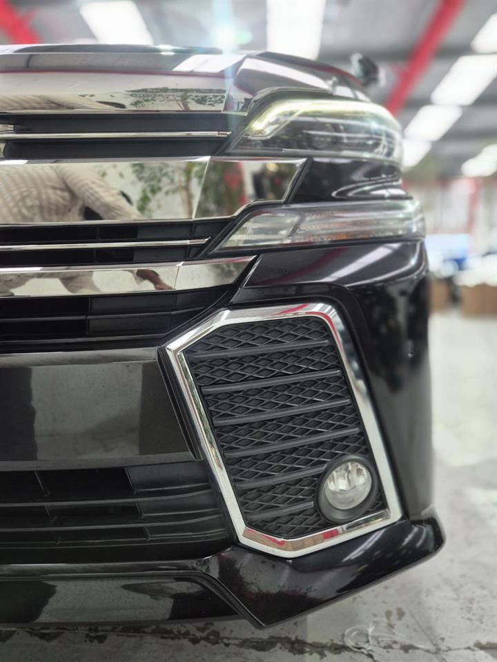 2015 Toyota Vellfire thumbnail