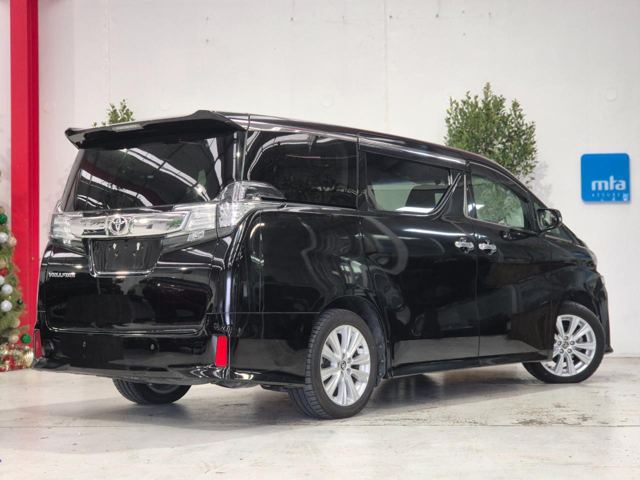 2015 Toyota Vellfire thumbnail