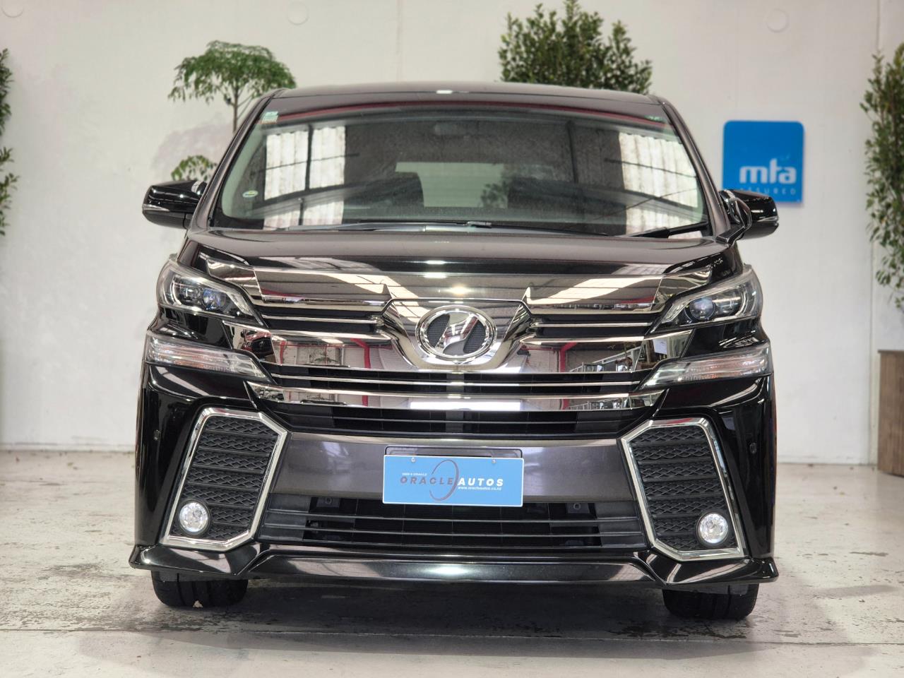 2015 Toyota Vellfire thumbnail
