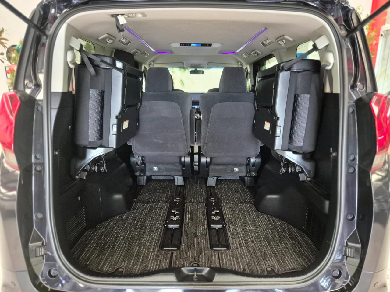 2015 Toyota Vellfire thumbnail