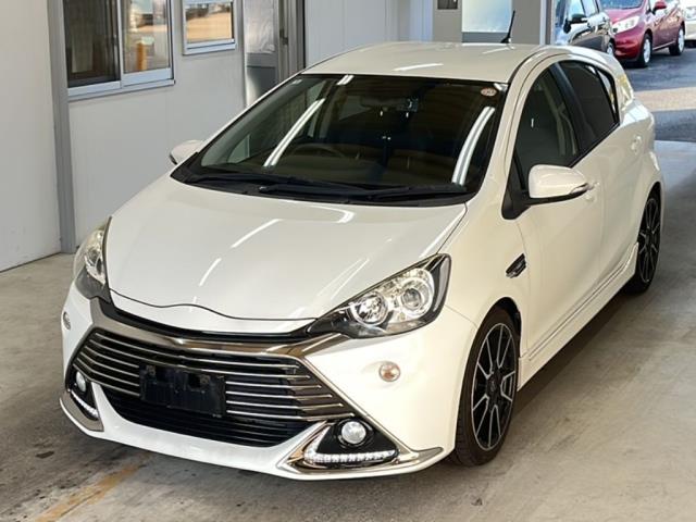 2014 Toyota Aqua thumbnail
