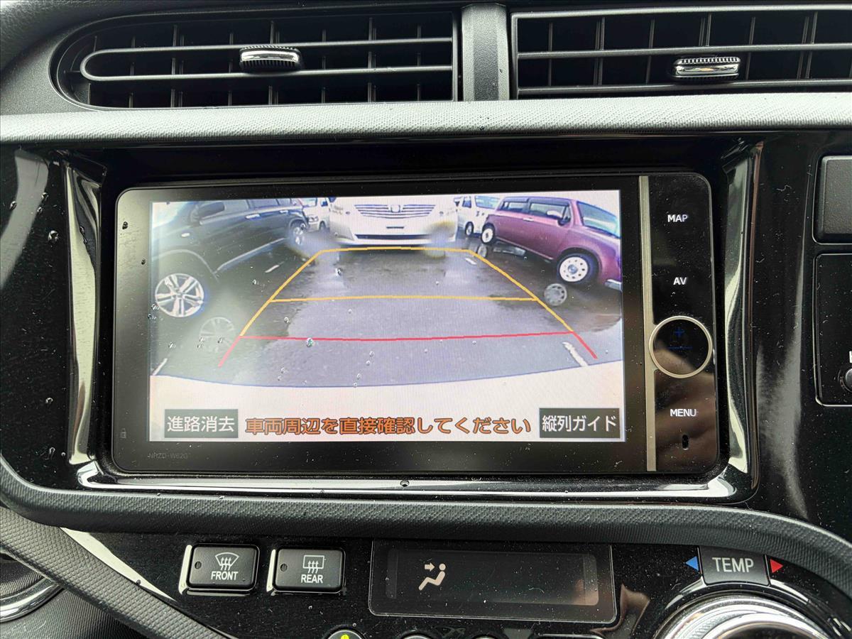 2014 Toyota Aqua thumbnail