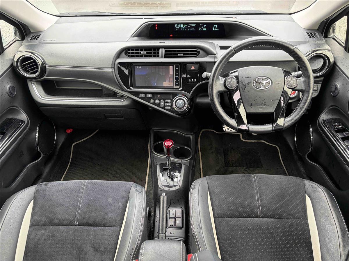 2014 Toyota Aqua thumbnail