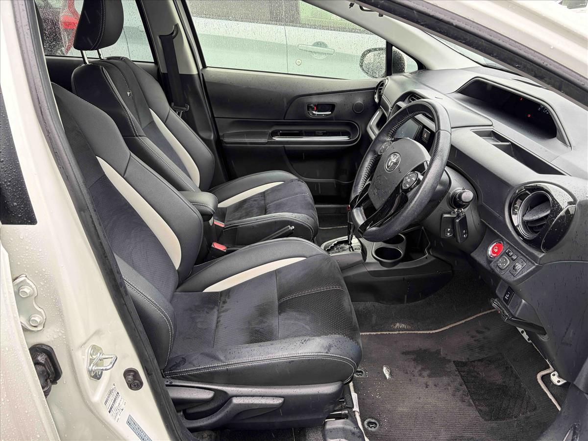 2014 Toyota Aqua thumbnail