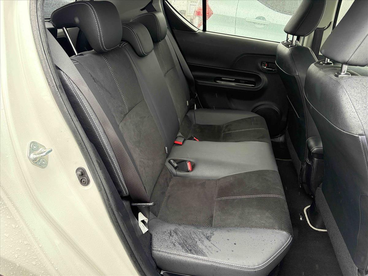 2014 Toyota Aqua thumbnail