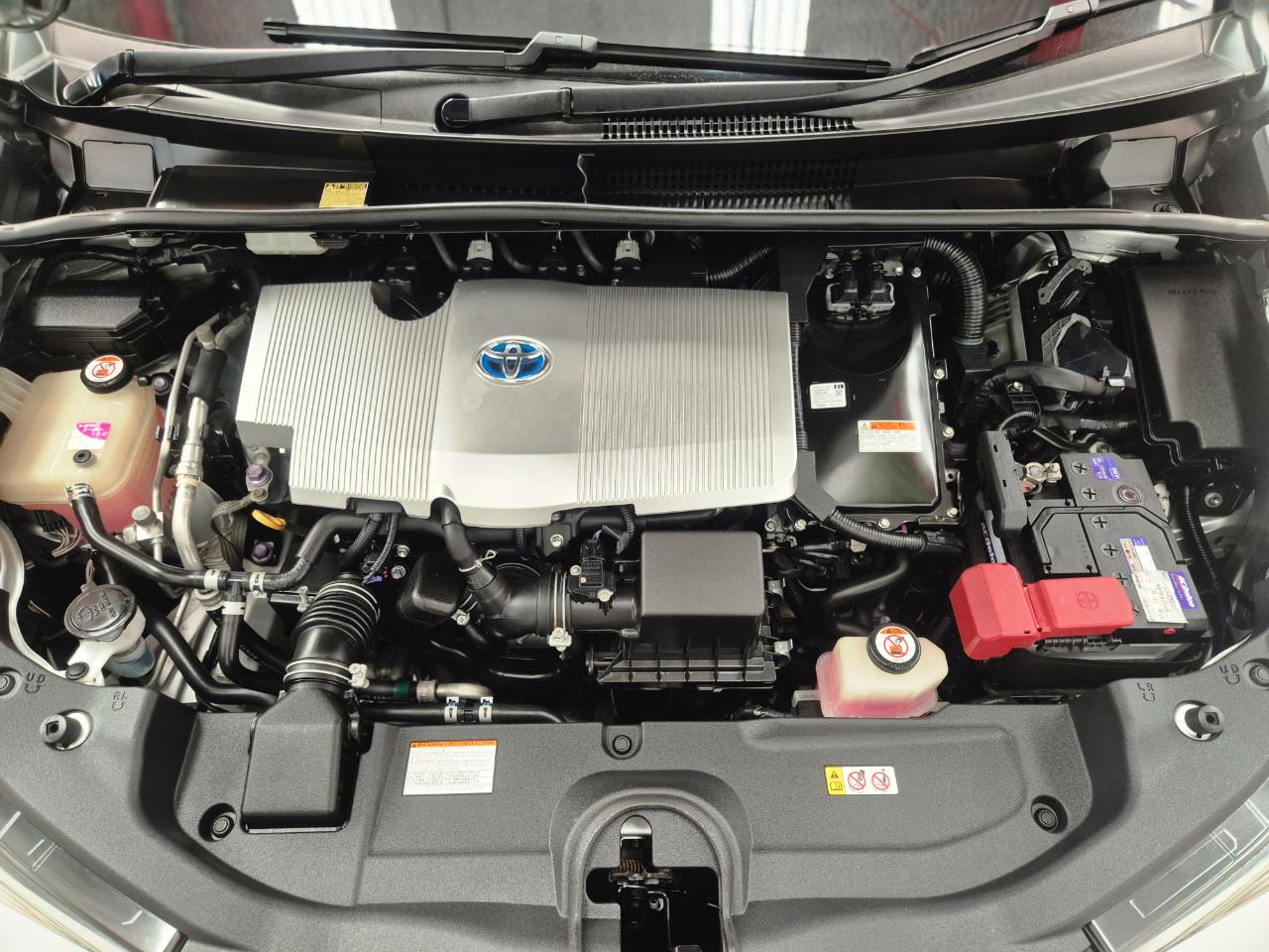 2017 Toyota Prius thumbnail