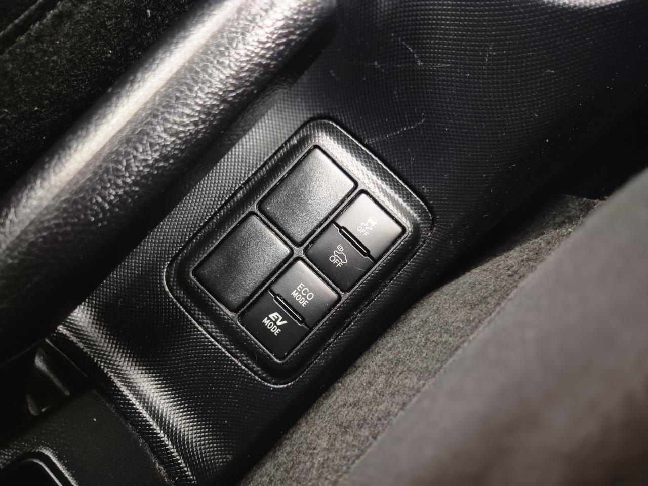 2018 Toyota Aqua thumbnail