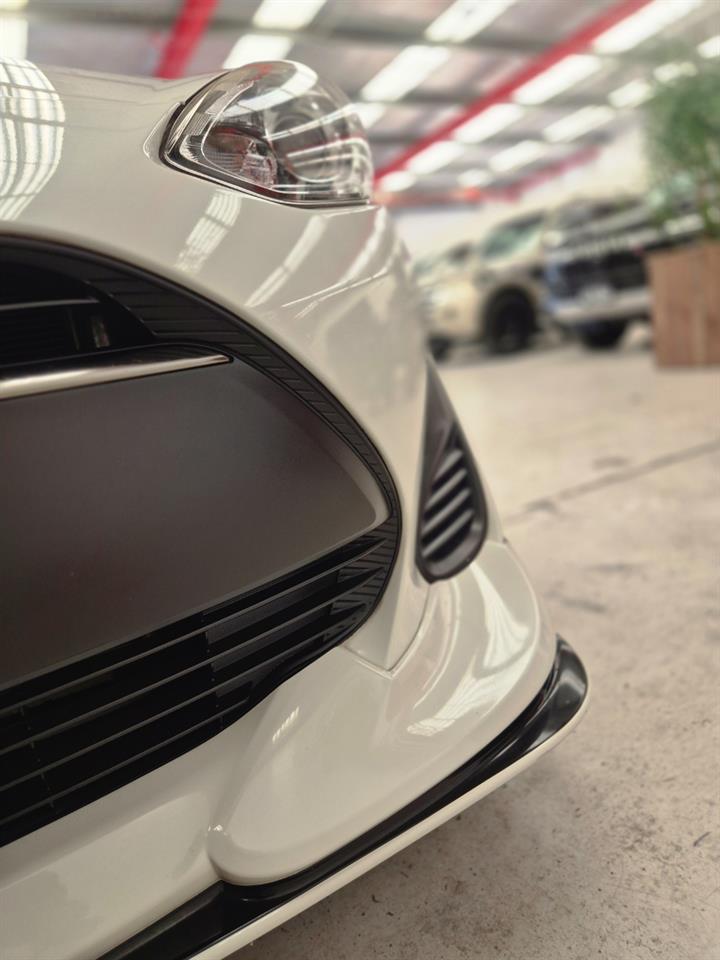 2018 Toyota Aqua thumbnail