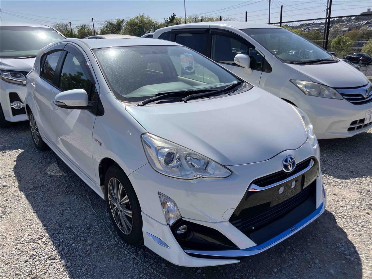 2015 Toyota Aqua thumbnail