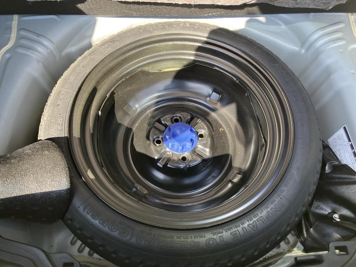 2015 Toyota Aqua thumbnail