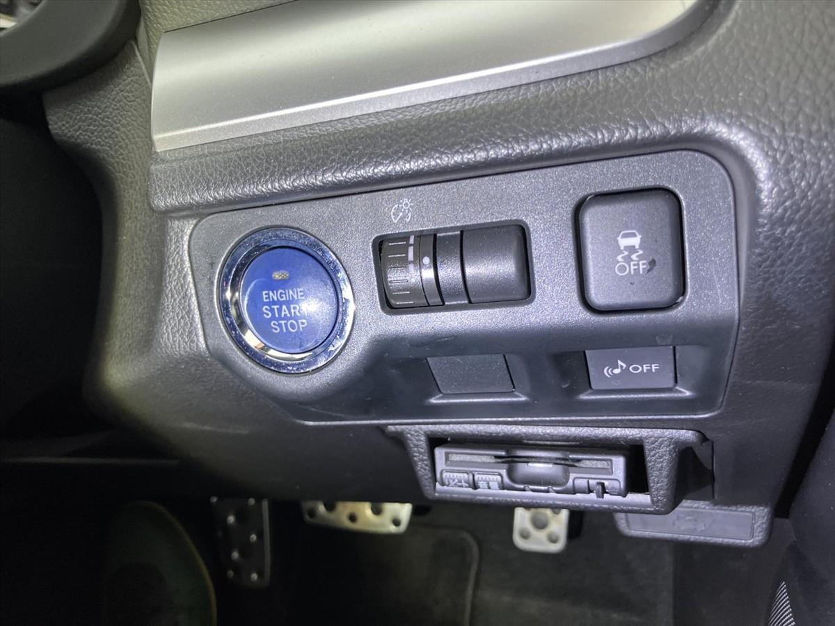2014 Subaru XV thumbnail