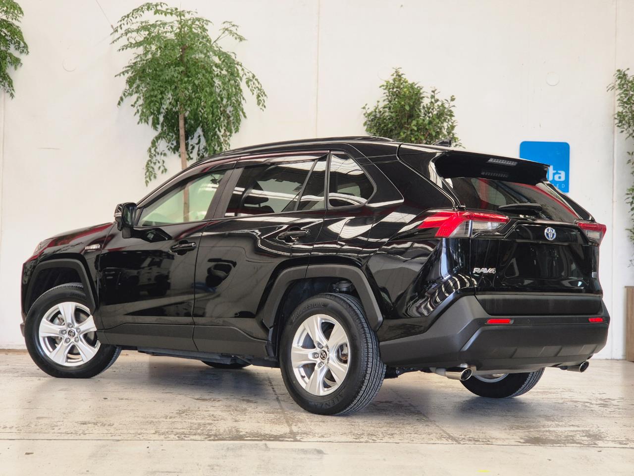 2019 Toyota Rav4 thumbnail