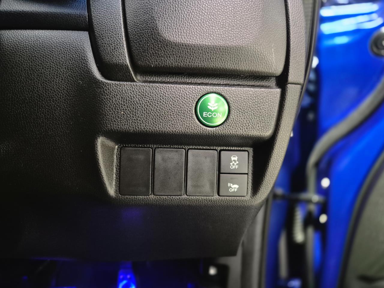 2014 Honda FIT thumbnail