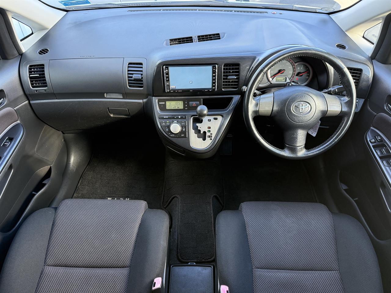 2006 Toyota Wish thumbnail