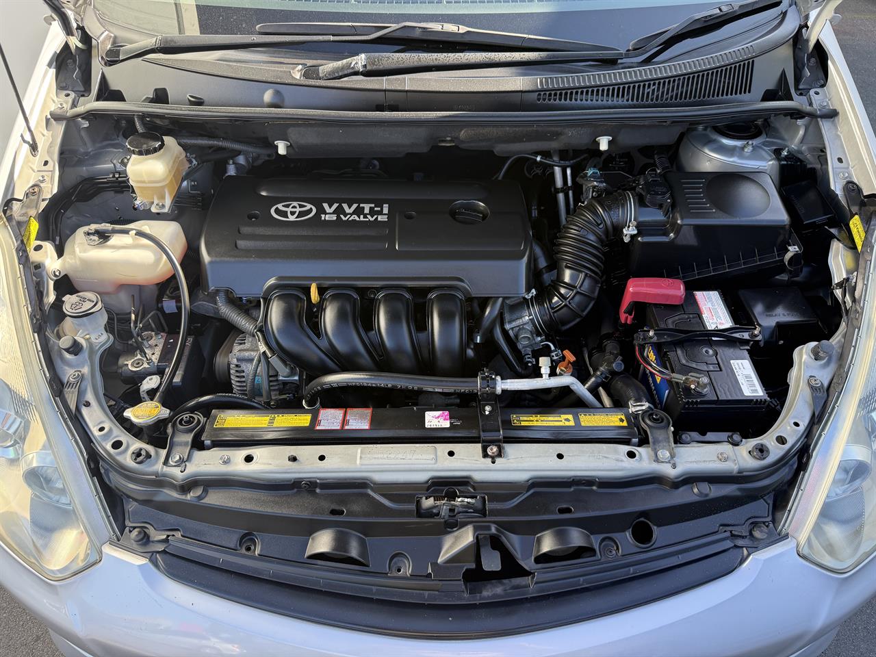 2006 Toyota Wish thumbnail