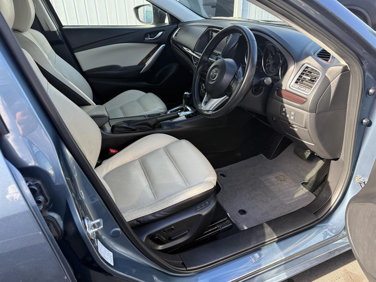 2014 Mazda Atenza thumbnail