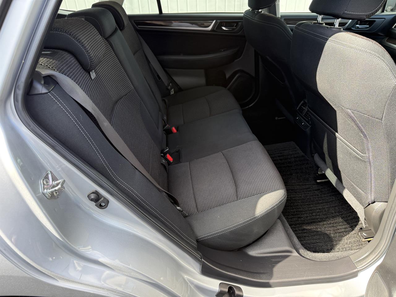 2015 Subaru Outback thumbnail
