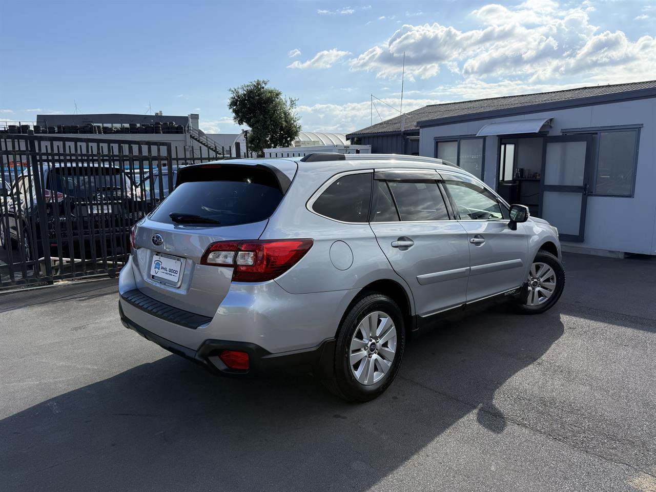 2015 Subaru Outback thumbnail