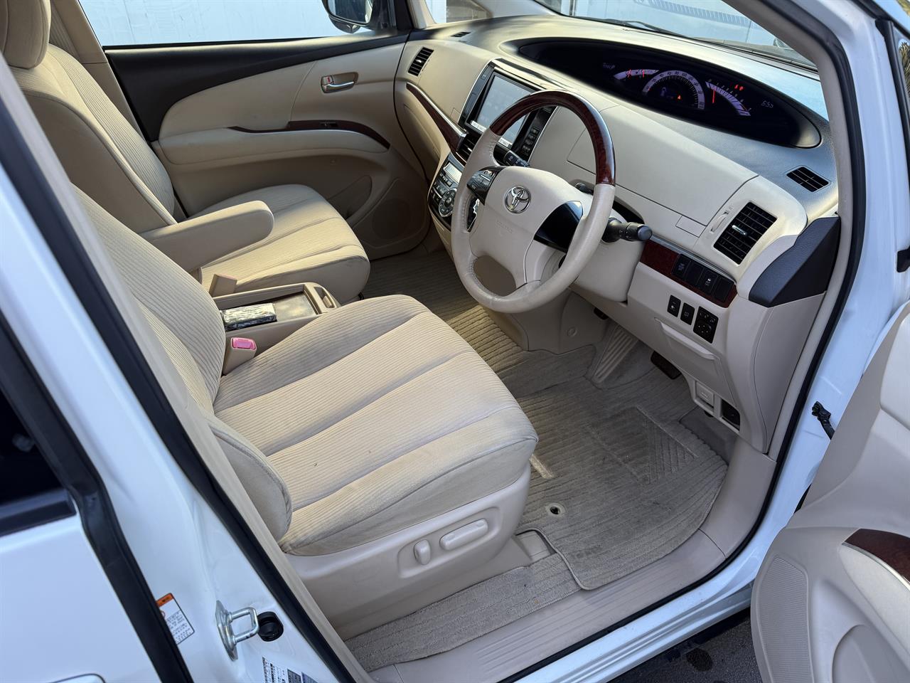 2015 Toyota Estima thumbnail