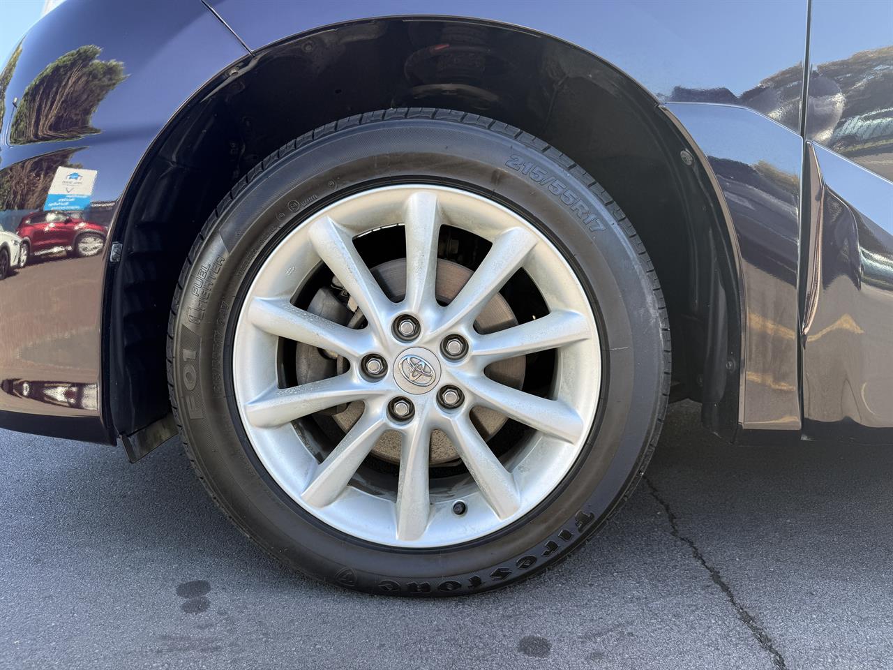 2012 Toyota Estima thumbnail