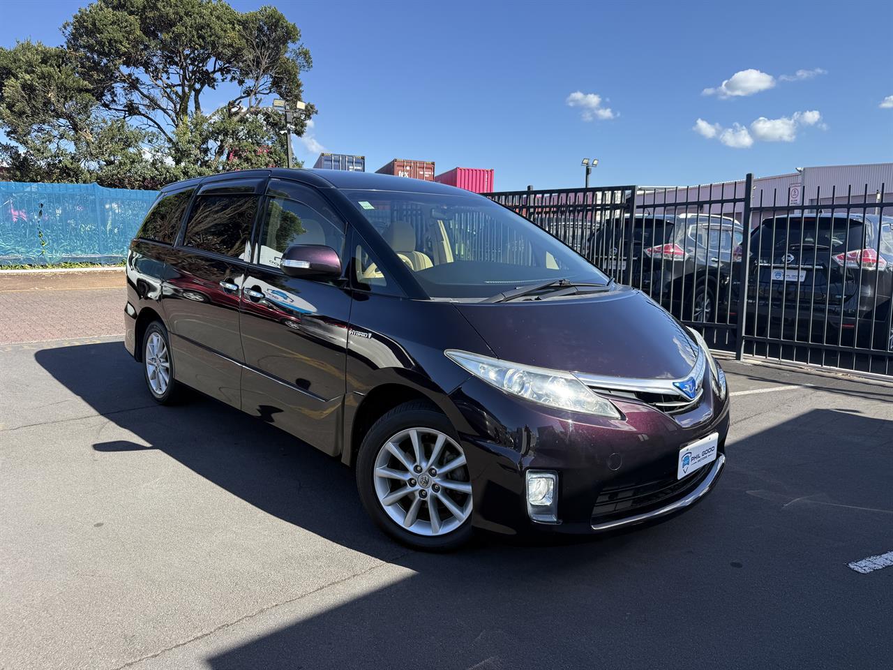 2012 Toyota Estima thumbnail