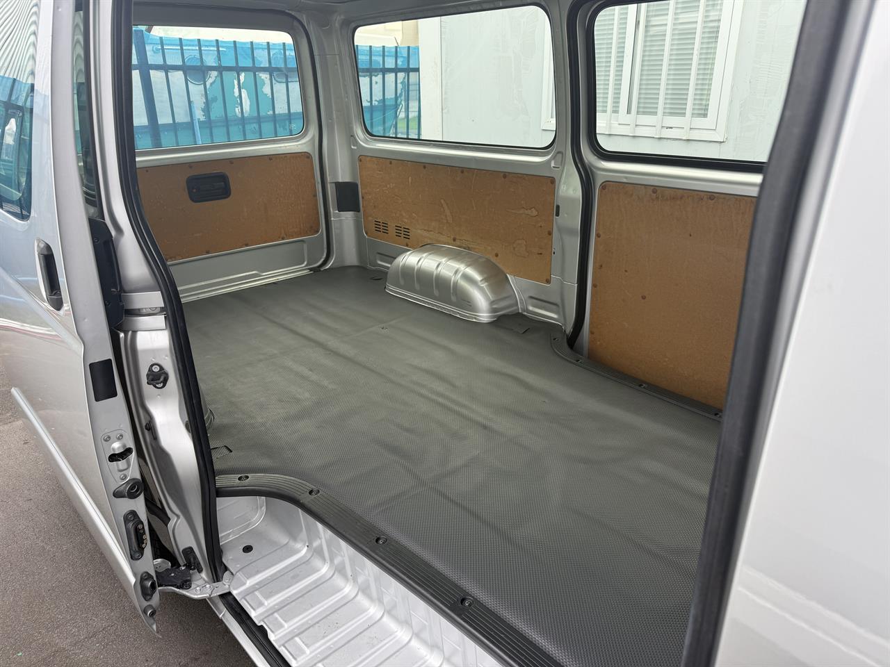 2020 Toyota Hiace thumbnail