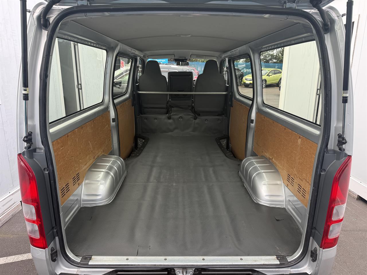2020 Toyota Hiace thumbnail