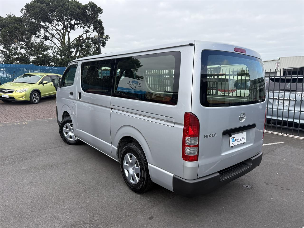 2020 Toyota Hiace thumbnail