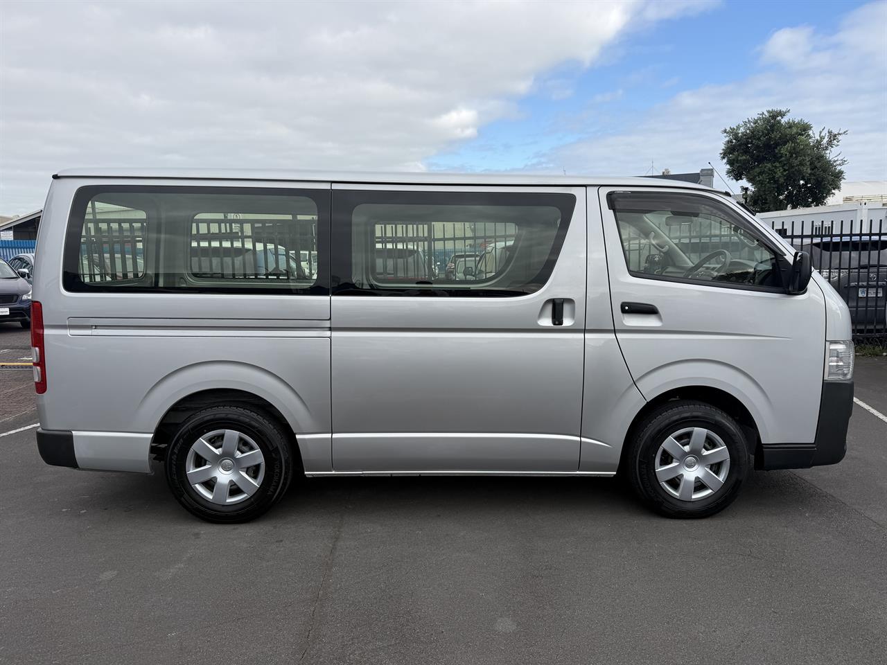 2020 Toyota Hiace thumbnail