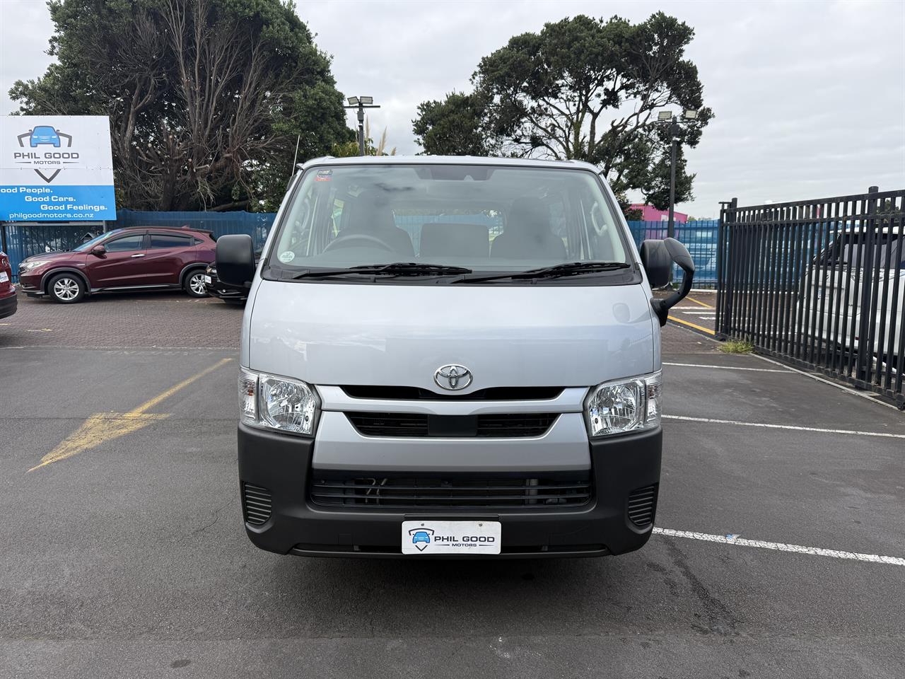 2020 Toyota Hiace thumbnail