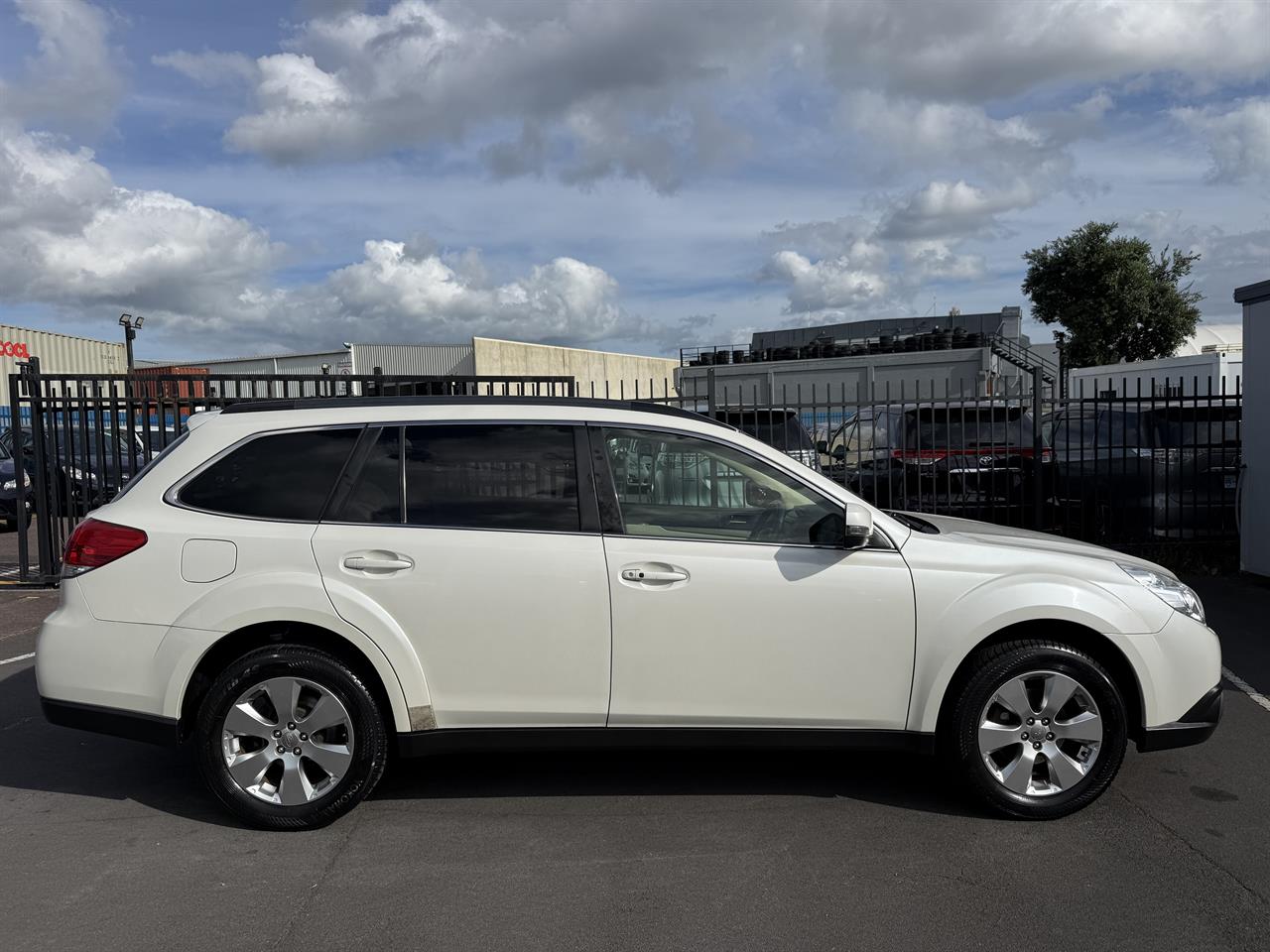 2012 Subaru Outback thumbnail